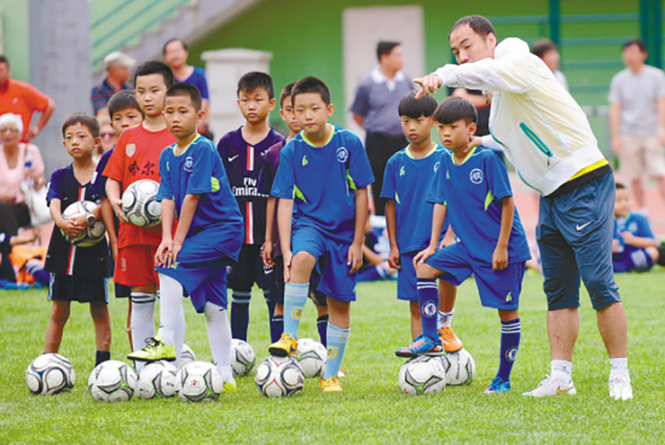 沈阳日报:2016年中国足协青少年足球精英赛在