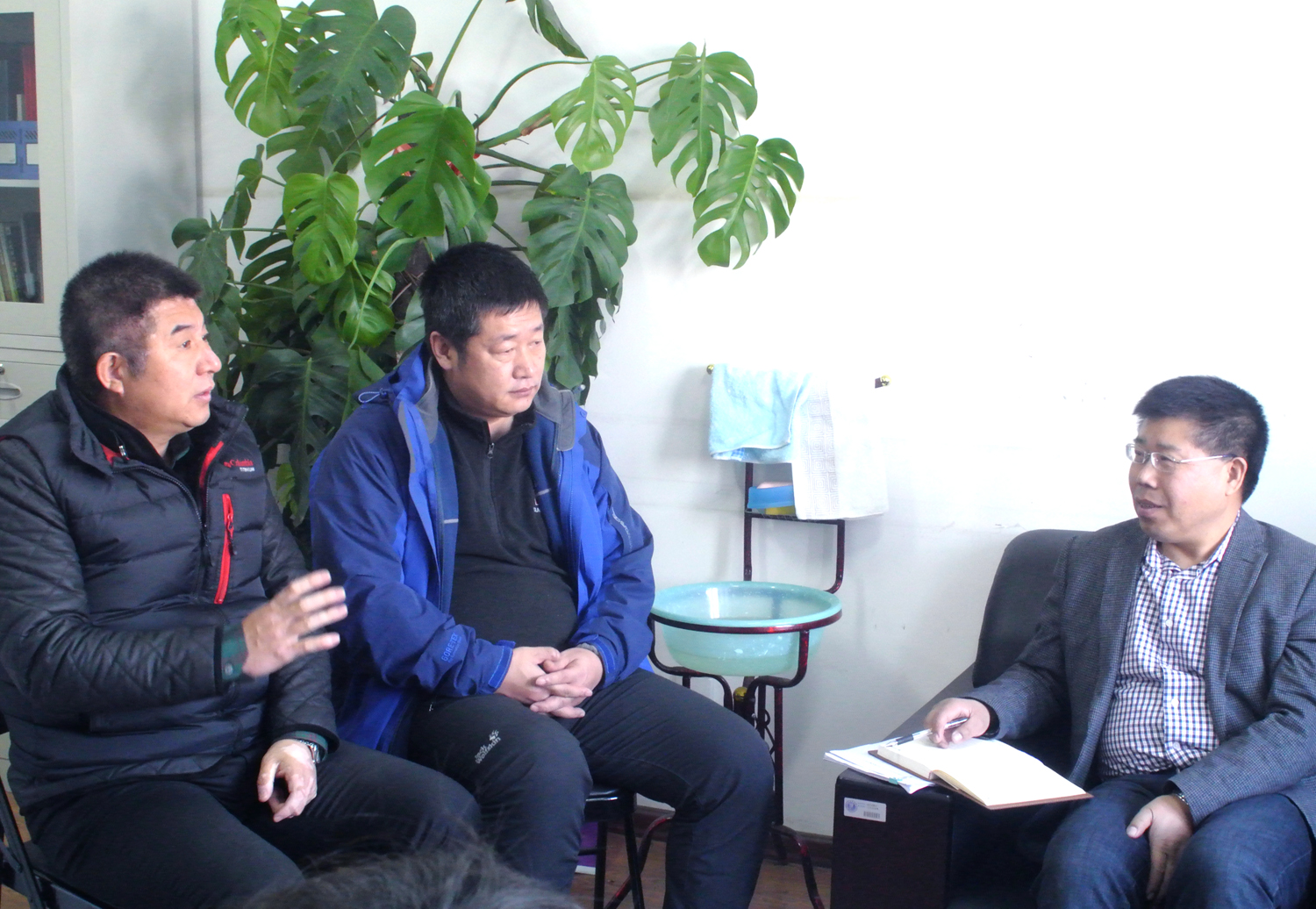 学校财务处到运动训练学院就新学年经费预算进