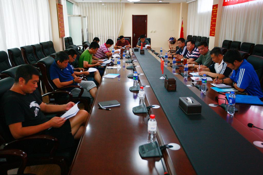 学校召开2015年全国青少年校园足球骨干师资