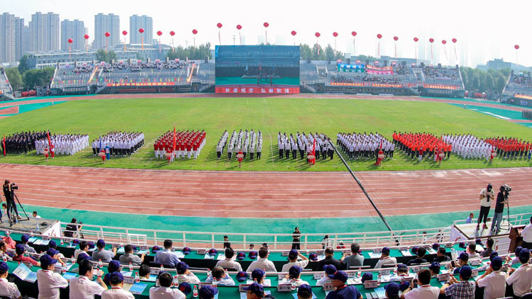 学校举行建校65周年庆祝大会