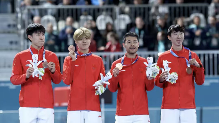 历史性突破:我校教师兼运动员吴宇夺得米兰冬奥会速度滑冰男子团体追逐赛铜牌