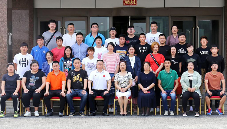 辽宁省体育局政策法规处副处长张文汉讲话