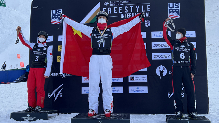 我校自由式滑雪空中技巧项目备战北京冬奥会