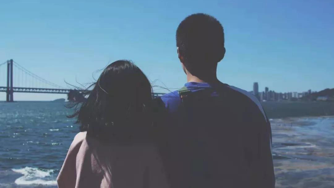 从“我”到“我们”，从孤单到携手同行