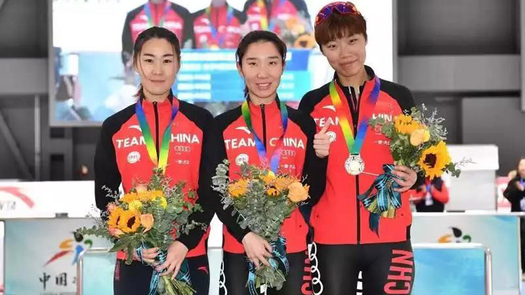 速度滑冰队在速度滑冰和短道速滑直通国际比赛选拔赛中获得5金2银1